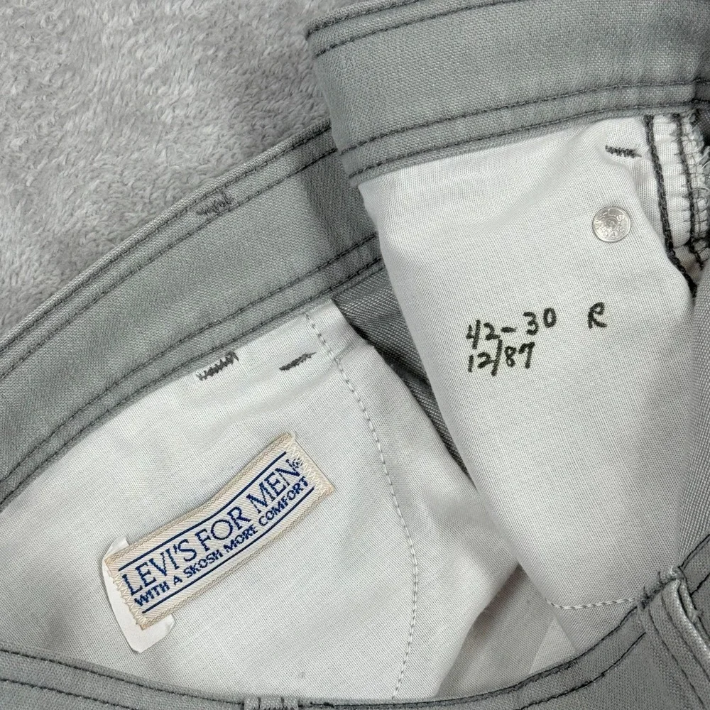 Vintage 80s Levi's For Men Jeans Skosh More Comfort Mens 38x30 White‎ Tab Gray